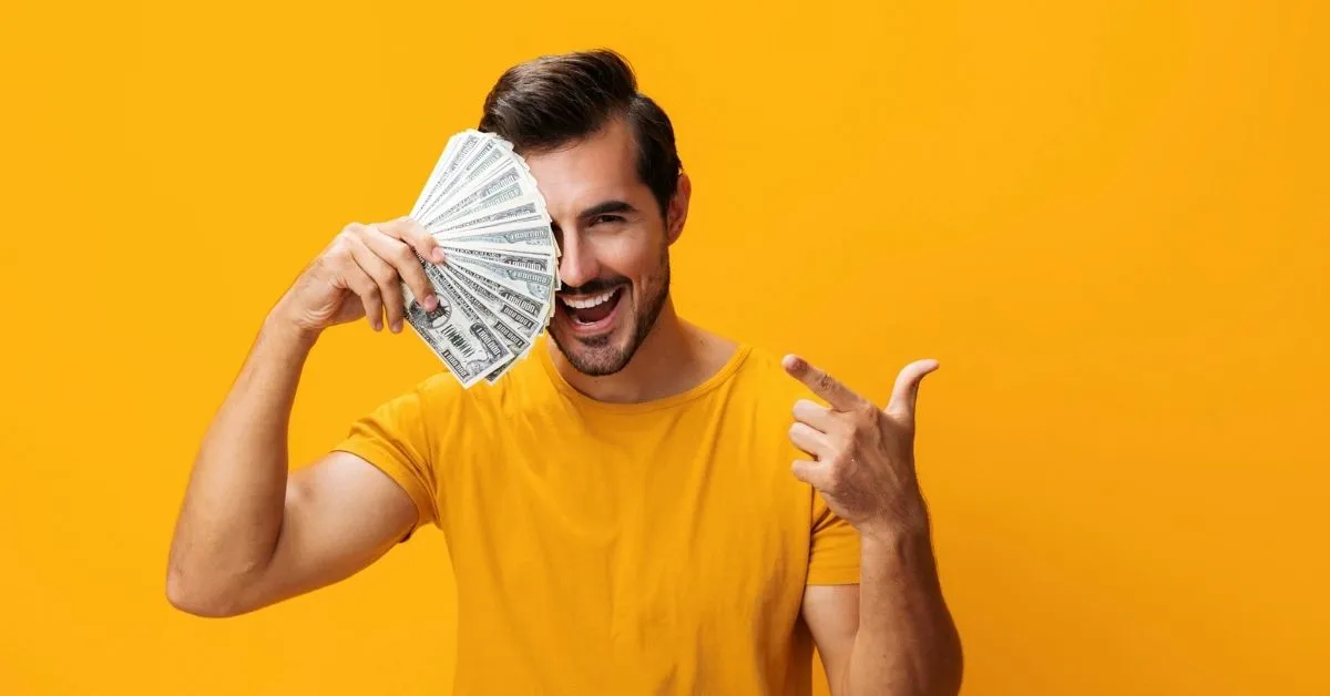 14 Side Hustles That Pay Daily (Start Earning Cash Fast)