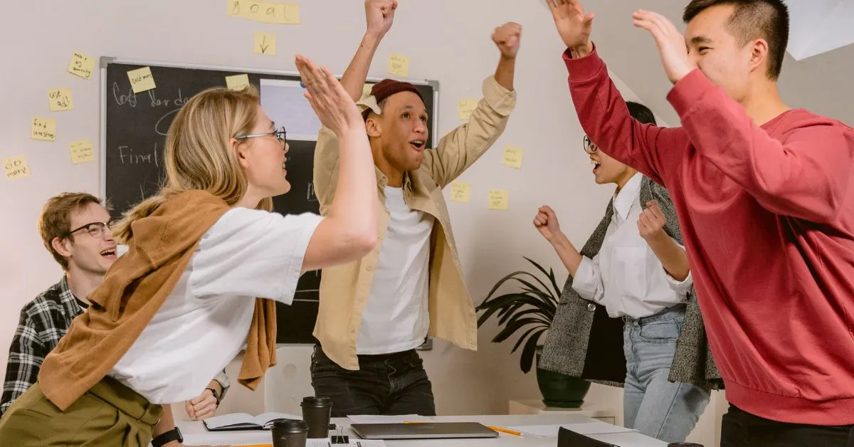 14 Quick Team Building Activities for Busy Teams