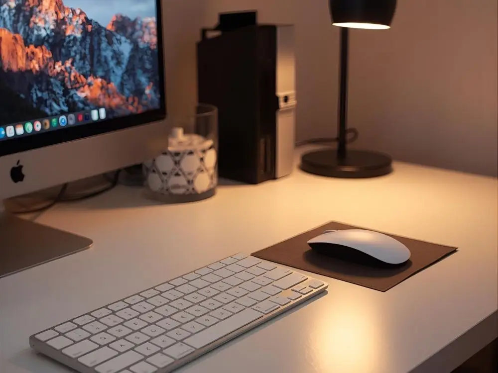 Small Home Office Ideas: Compact Wireless Tech Setup