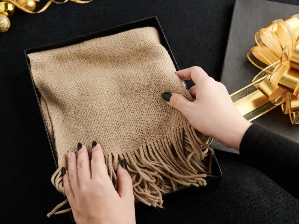 Cashmere Scarf for New Employee Gifting
