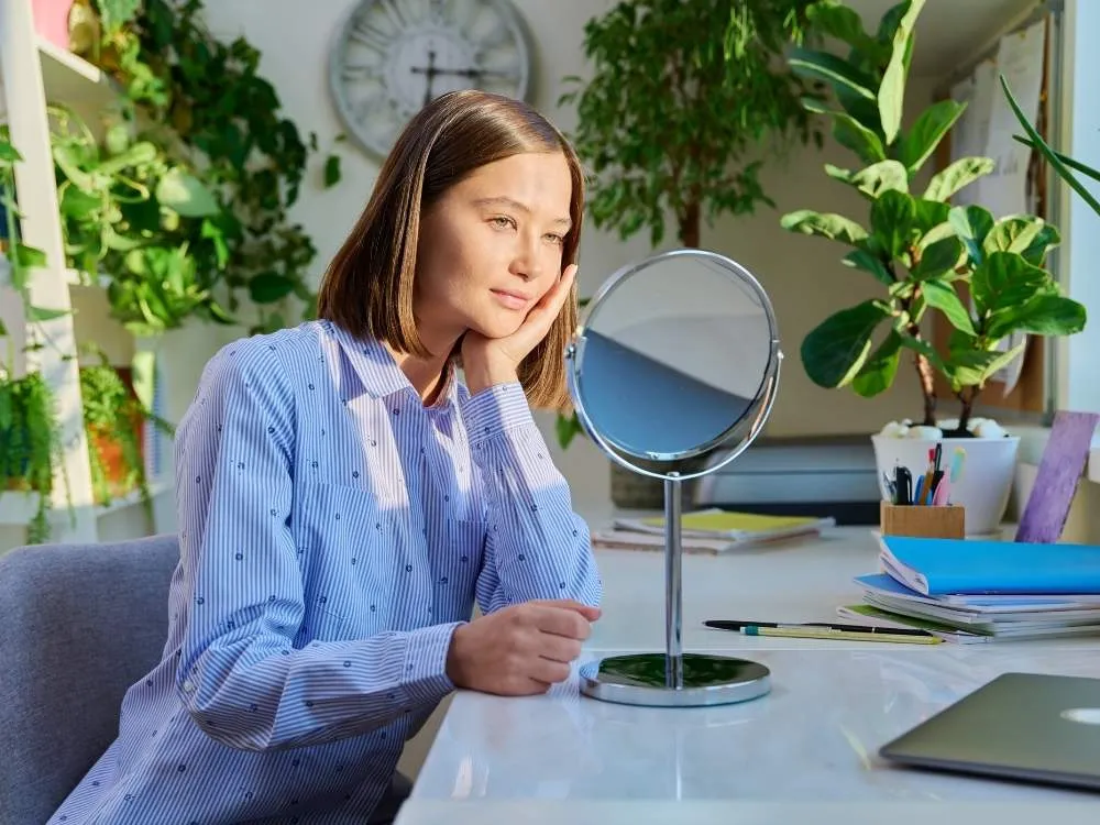 Desk-Friendly Mirror with Light