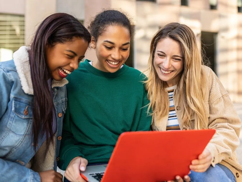 Gen Z Email Sign-Off