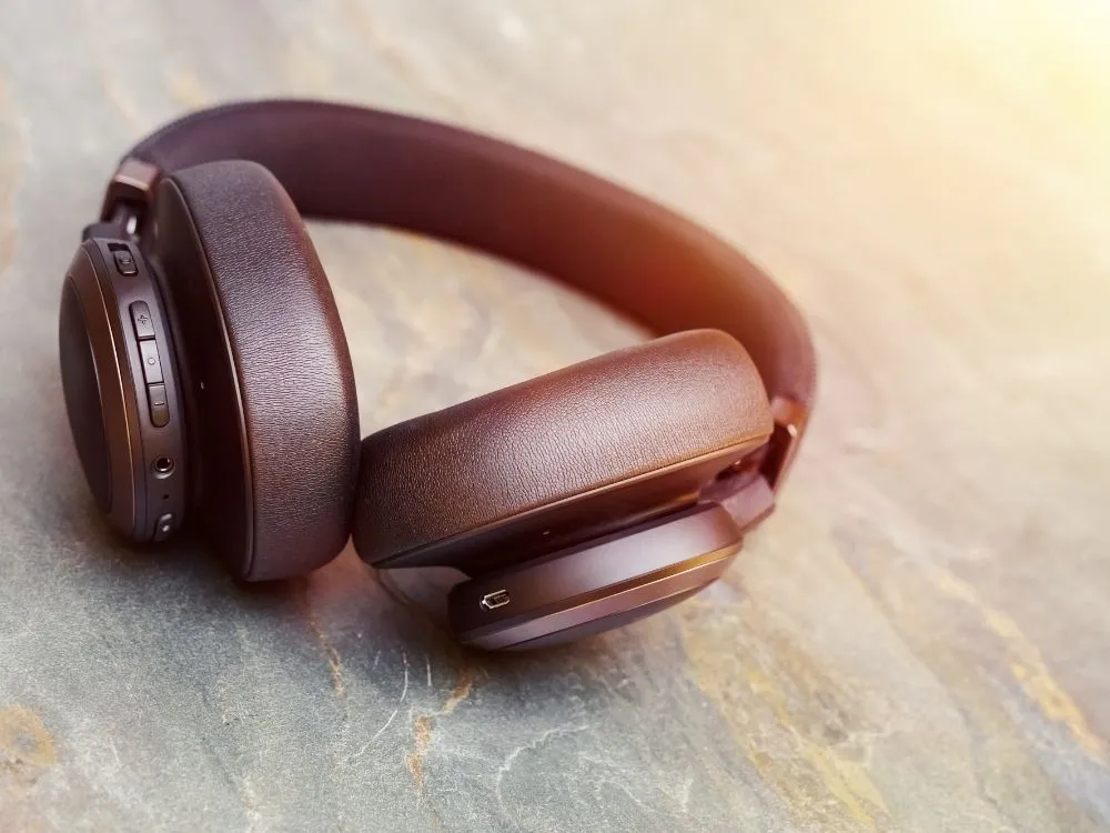 Noise-canceling headphone for new employee gifting