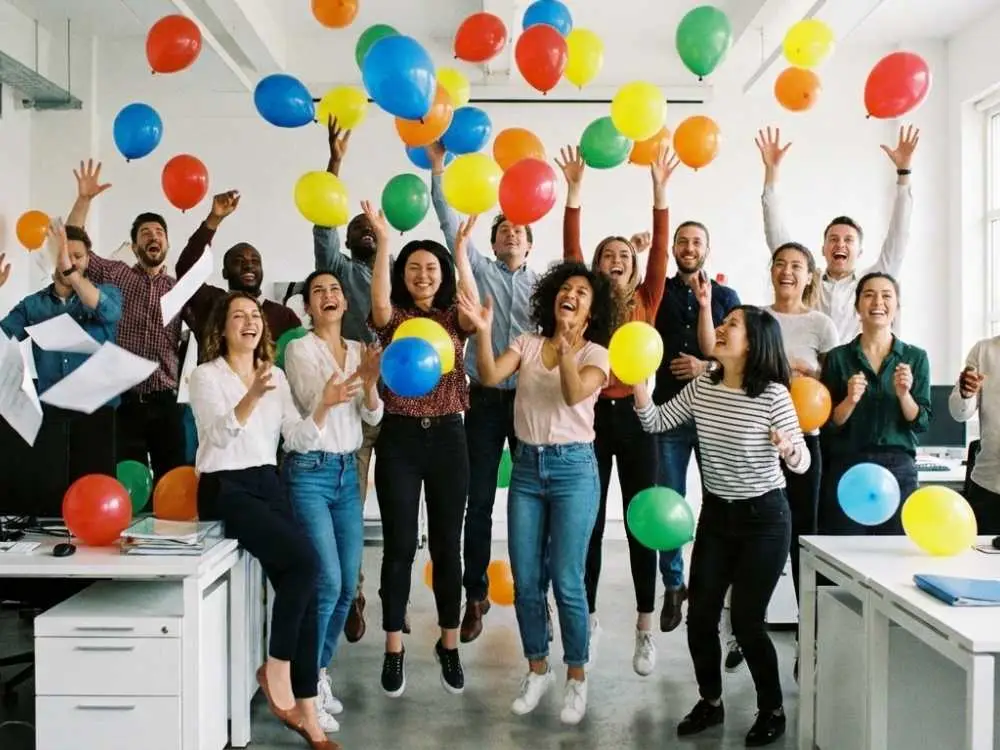 Balloon Keep Up for Indoor Team Building